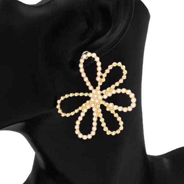 TEXTURED METAL BEADED FLOWER STUD EARRING