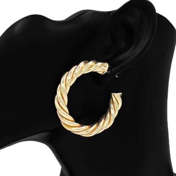 METAL TWIST HOOP EARRING