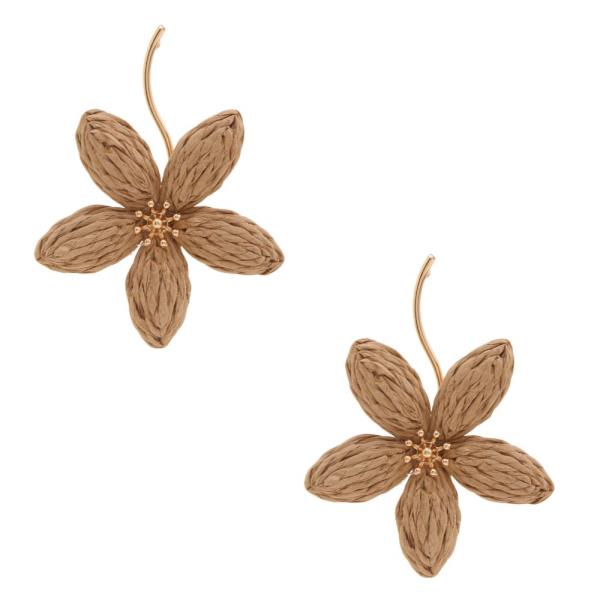RAFFIA FLOWER DANGLE EARRING
