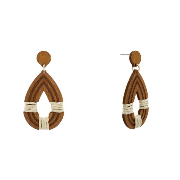 WOOD RAFFIA TEARDROP DANGLE EARRING