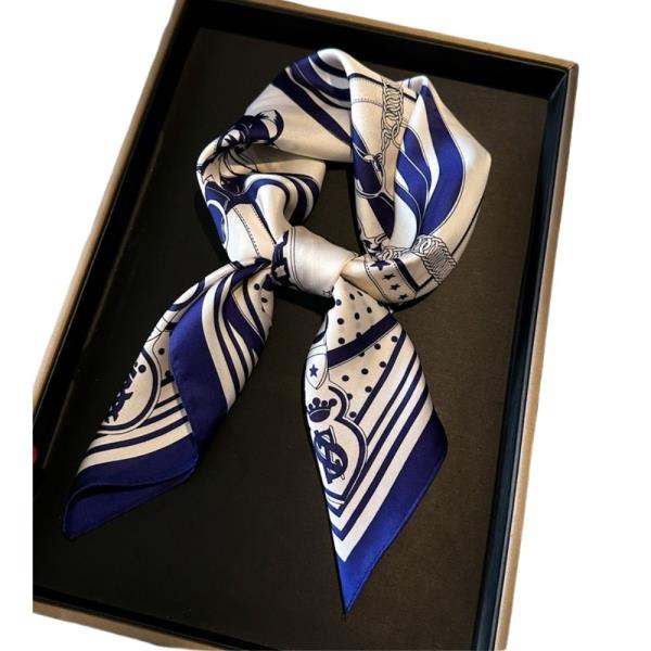 VINTAGE GEOMETRIC PATTERN SILKY BANDANA NECK SCARF