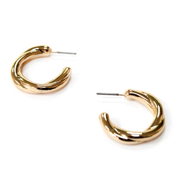 POLISHED METAL MEDIUM THICK HOOP EARRING