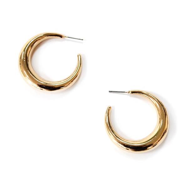 POLISHED METAL THICK HOOP EARRING