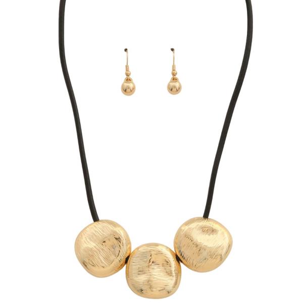 TEXTURED ROUND BEAD LINK NECKLACE