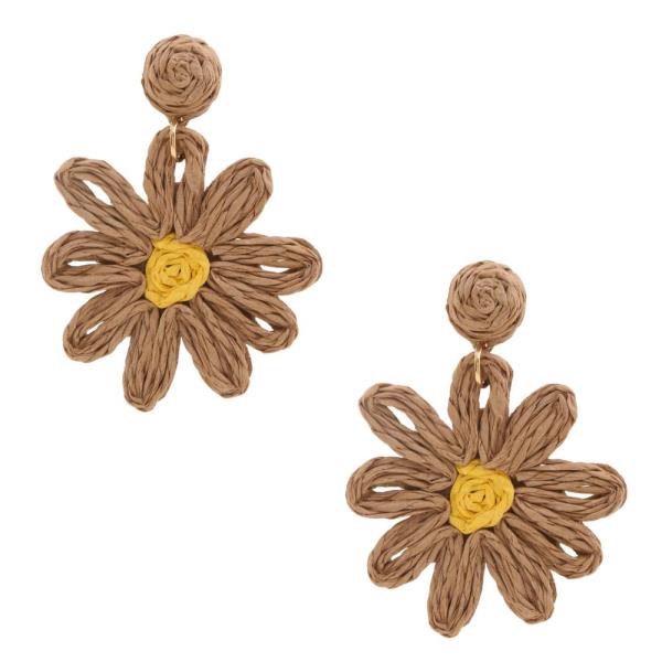 RAFFIA FLOWER SHAPE DANGLE EARRING