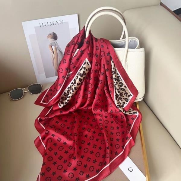 LEOPARD FLOWER SILKY BANDANA SQUARE NECK SCARF