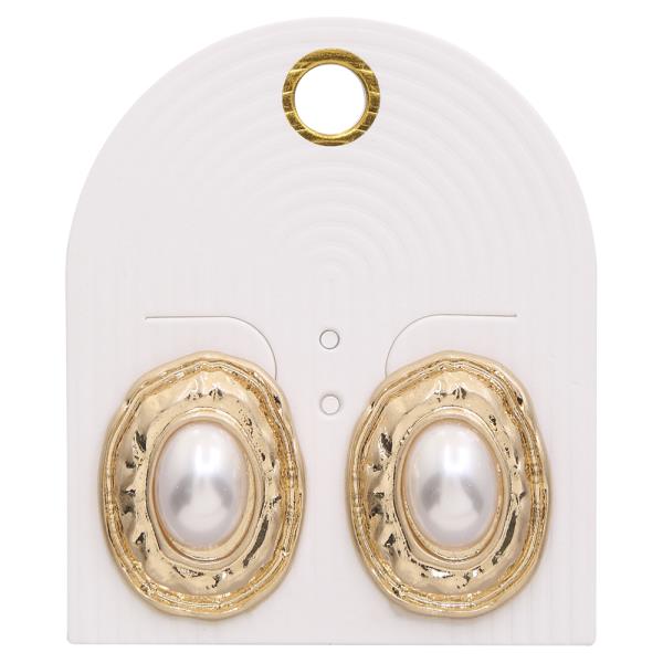 OVAL METAL PEARL EARRING