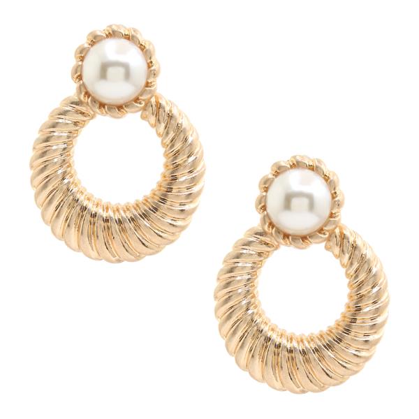 OPEN ROUND PEARL METAL EARRING