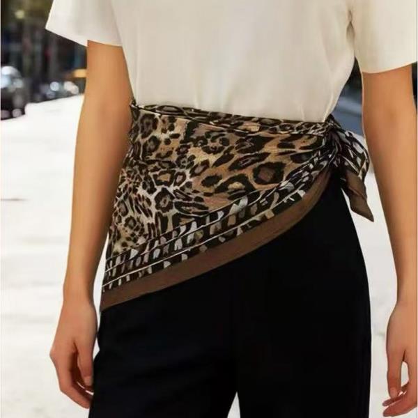 LEOPARD PRINT SILKY BANDANA SQUARE NECK SCARF