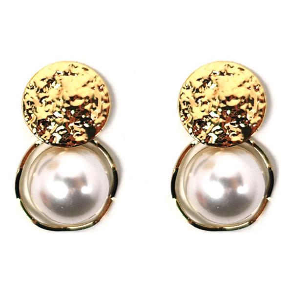 METAL W PEARL DROP POST EARRINGS