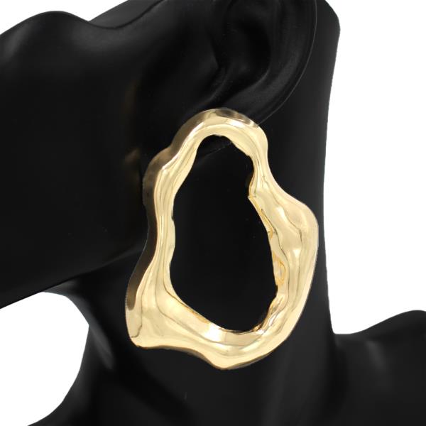 METAL IRREGULAR STATEMENT EARRING
