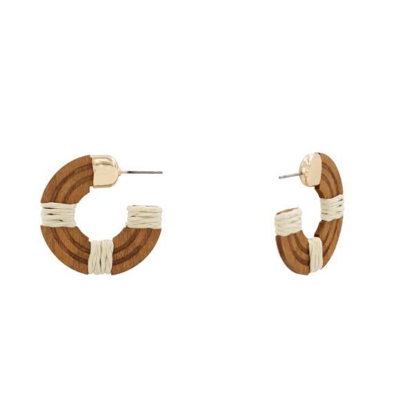 WOOD RAFFIA HOOP EARRING