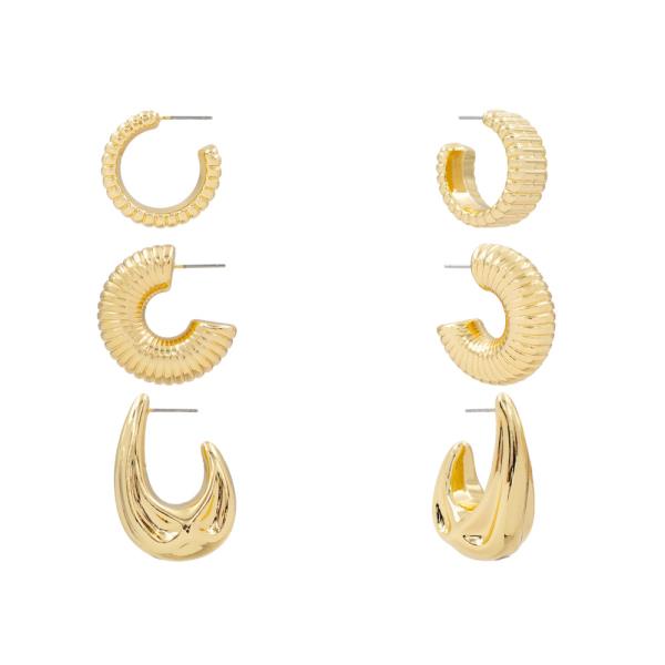 METAL TEXTURED HUGGIE HOOP EARRING SET