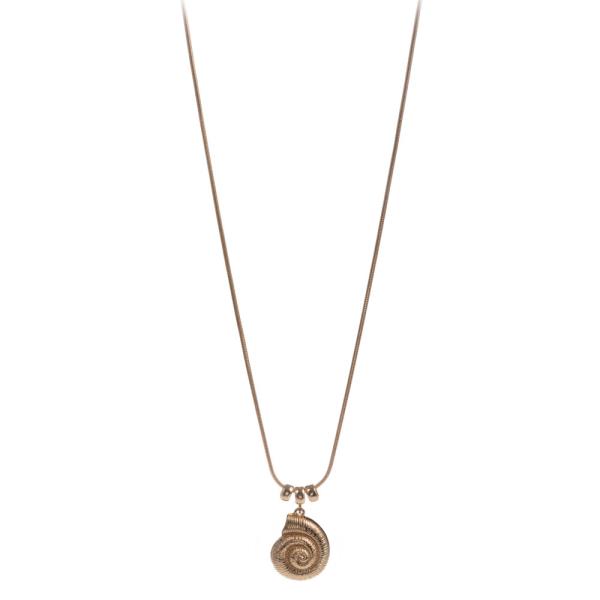 SHELL SHAPED METAL PENDANT SHORT NECKLACE
