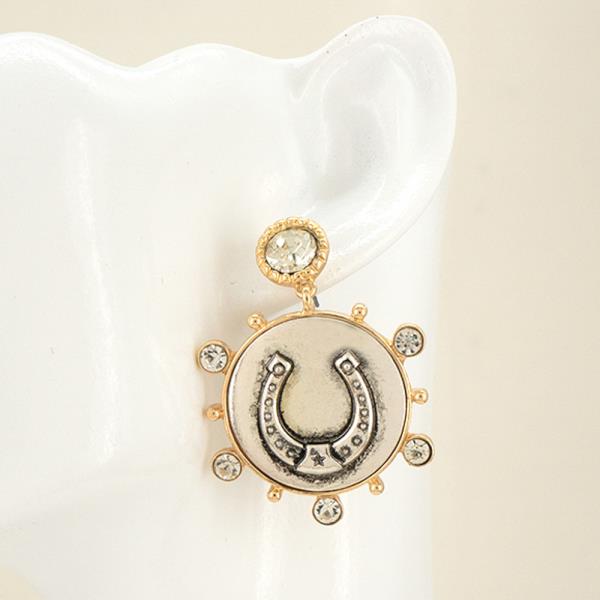HORSE SHOE HAMMERED TT CR POST EARRING