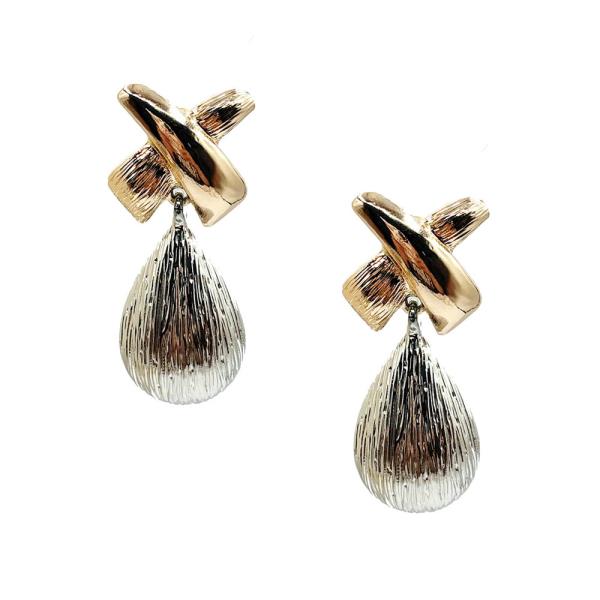 TEAR DROP METAL EARRING