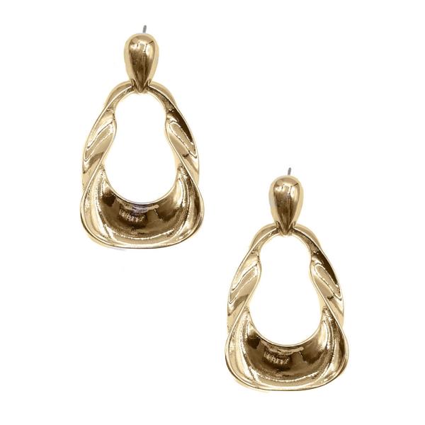 TWIST TEARDROP METAL DANGLE EARRING