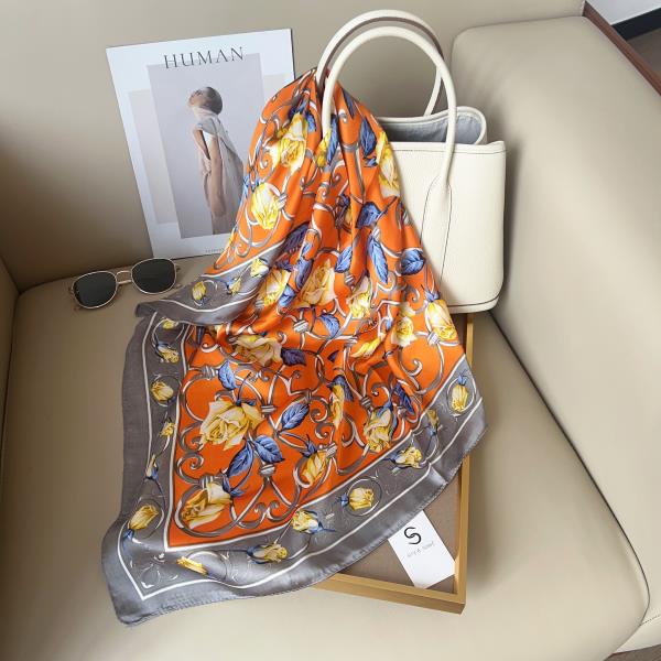 FLOWER SILKY BANDANA NECK SCARF