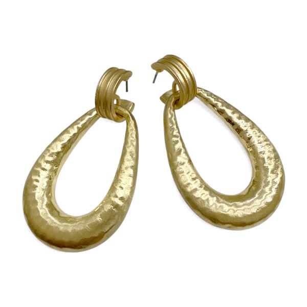 METAL TEARDROP HOOP EARRING