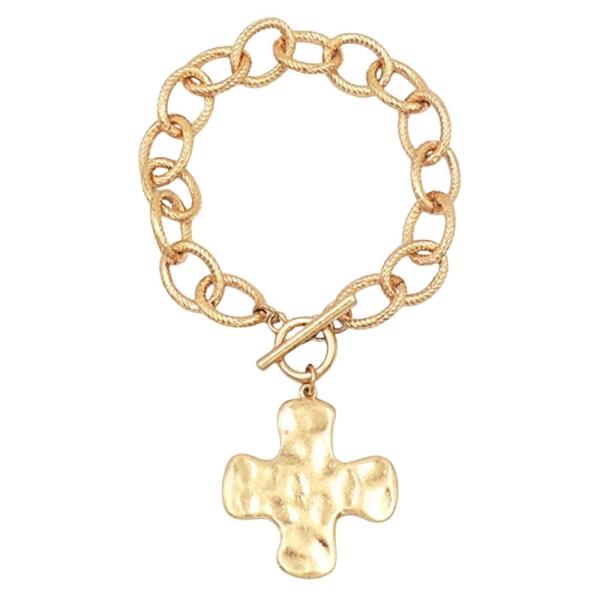 CROSS TWISTED LINK TOGGLE LOCK BRACELET