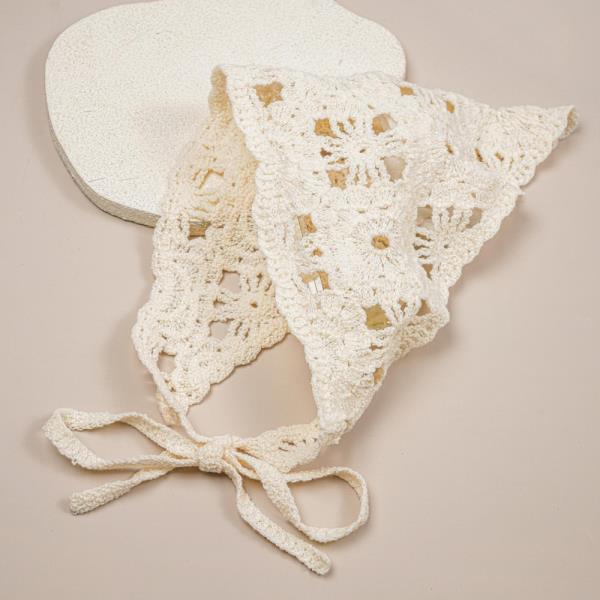 CROCHET TRIANGLE HEAD SCARF