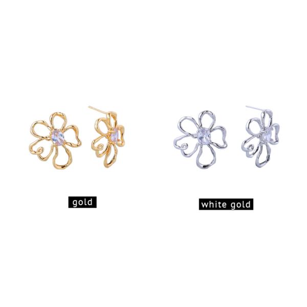 14K GOLD/WHITE GOLD DIPPED FLOWER FRAME STUD EARRINGS