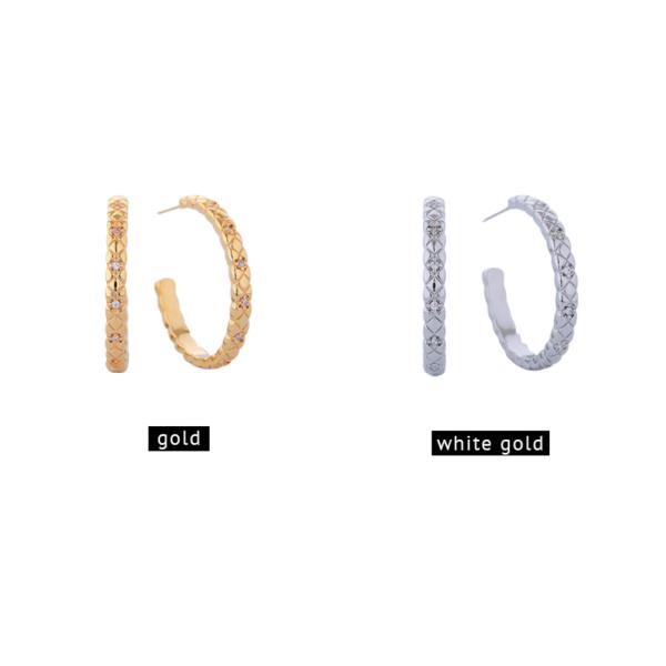 14K GOLD/WHITE GOLD DIPPED TEXTURED LINE HOOP EARRINGS