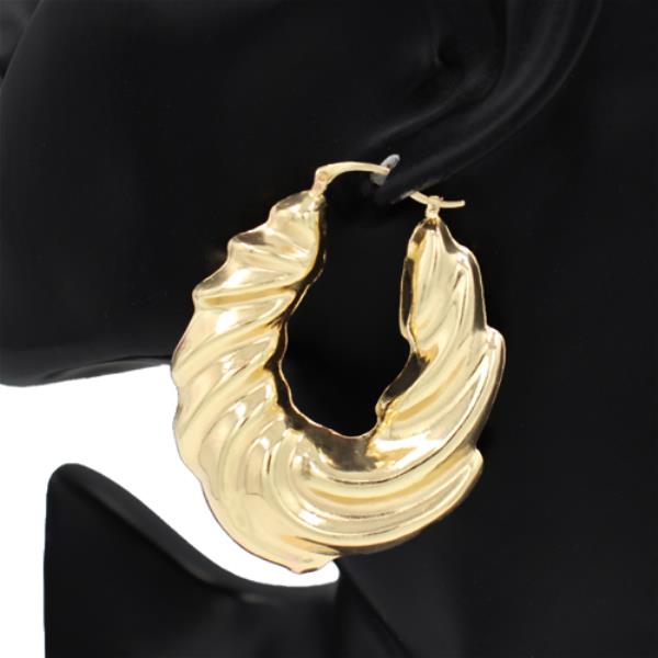 METAL WAVE HOOP EARRING