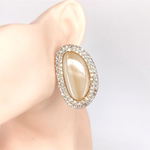 OVAL STONE STATEMENT STUD EARRING