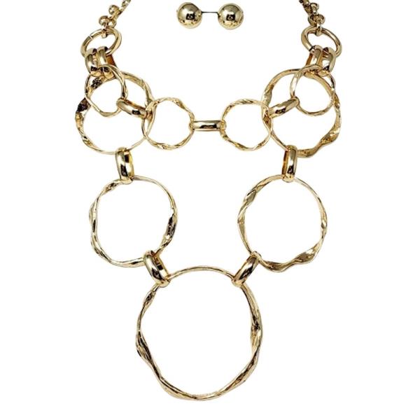 METAL HAMMERED CIRCLE LINK STATEMENT NECKLACE EARRING SET