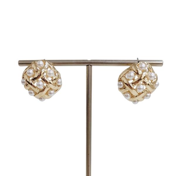 METAL STUD EARRING W/PEARL