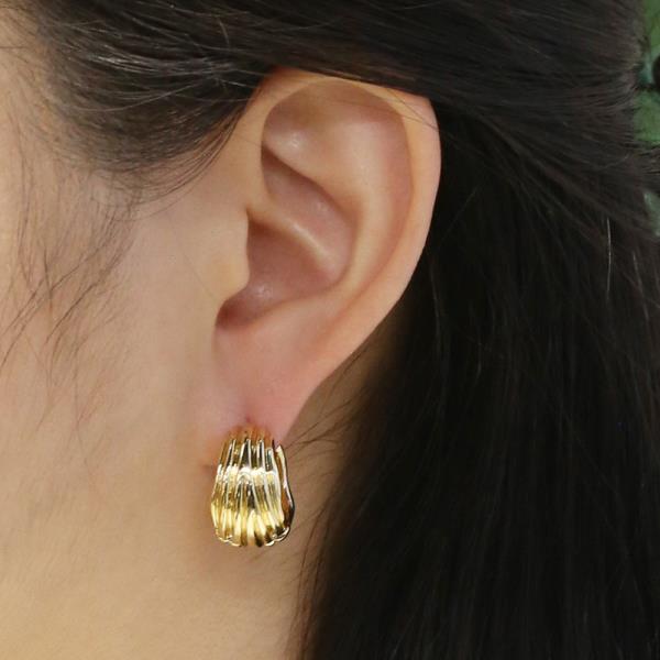 14K GOLD WHITE GOLD DIPPED RIDGED SHELL HOOP EARRINGS