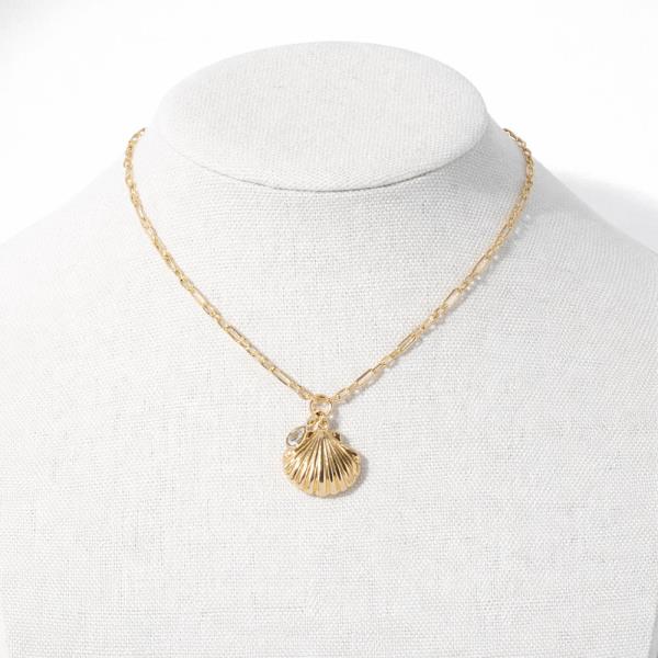 SHELL PENDANT NECKLACE