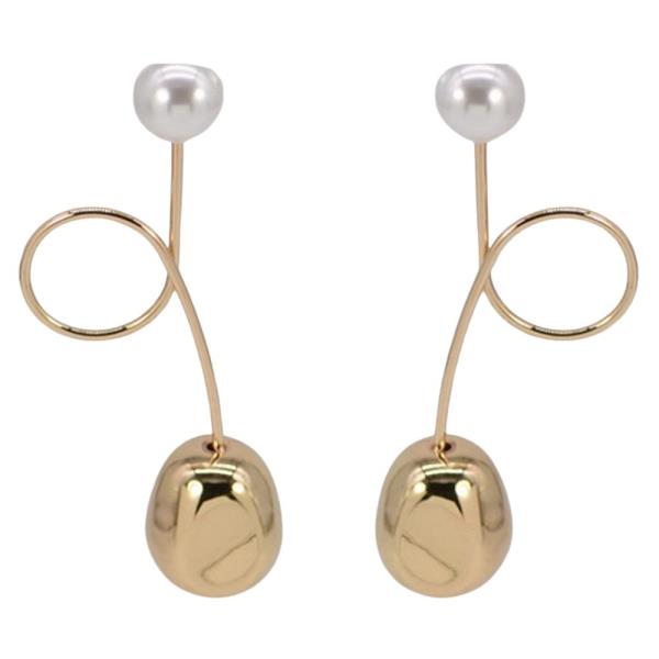 TWIST WIRE PEARL STATEMENT EARRING