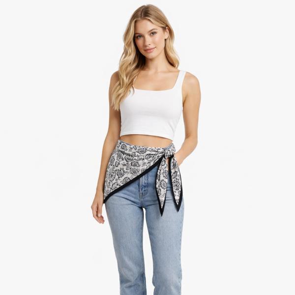 GEOMETRIC TRIANGLE SHAPE SCARF