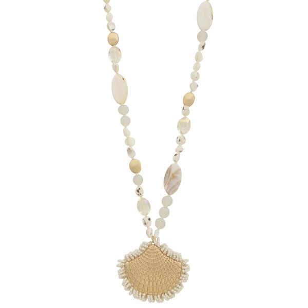 CLAMSHELL PENDANT PEARL BEADED NECKLACE