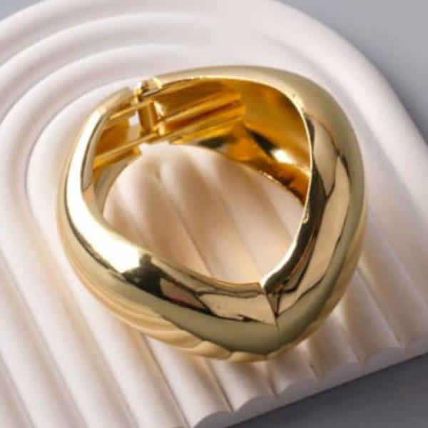 CHUNKY HINGE POINTED CUFF BRACELET