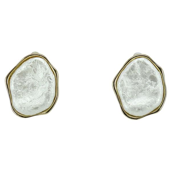 RESIN ORGANIC SHAPE STUD EARRING