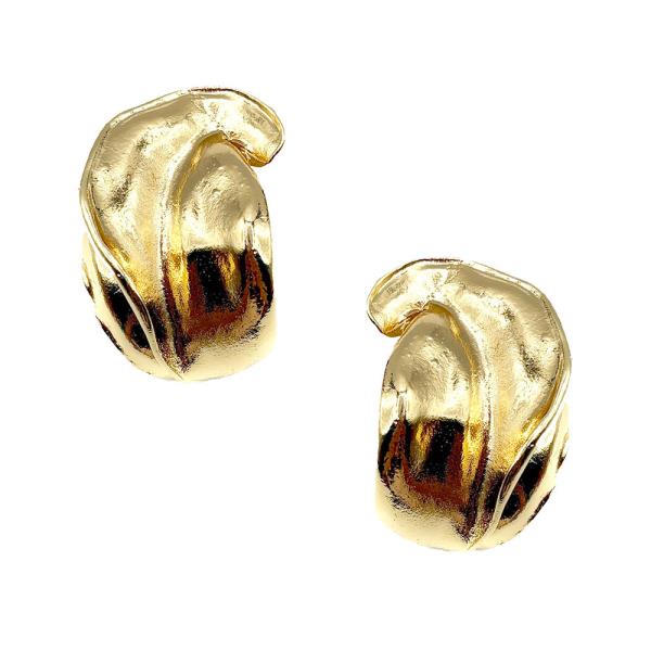 TEXTURED METAL EARRING