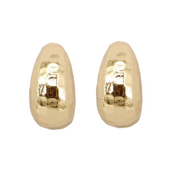 CUT OUT BOLD STYLE HOOP EARRING