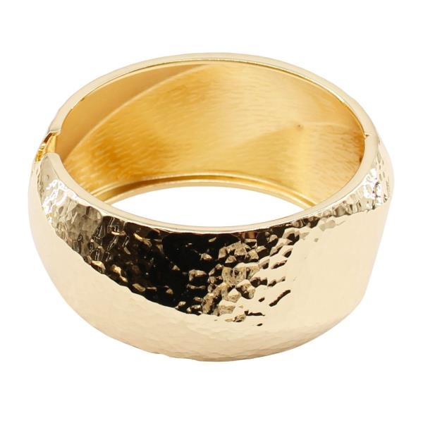 HAMMERED HINGE BANGLE BRACELET
