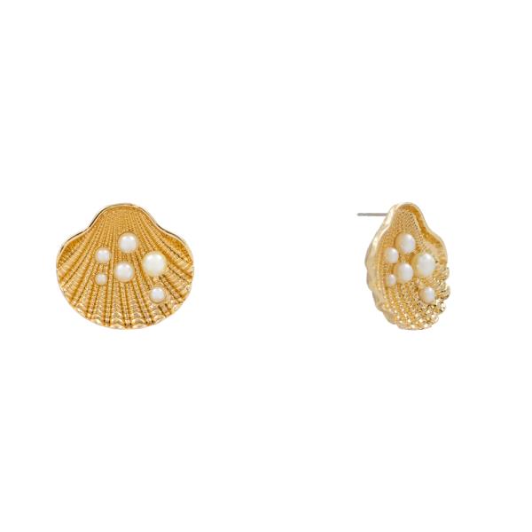 SHELL W/PEARLS STUD EARRING