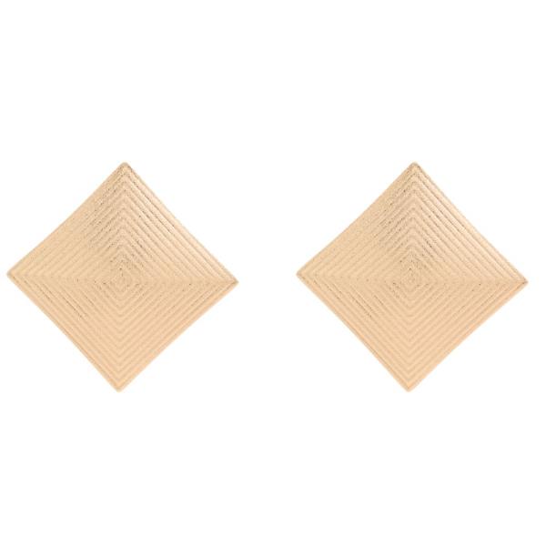 SDJ METAL SQUARE EARRING