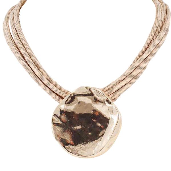 HAMMERED ROUND PENDANT ROPE NECKLACE