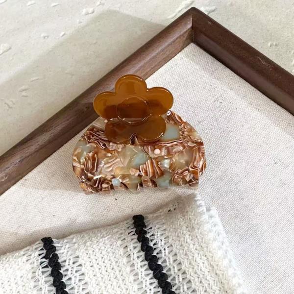 FLOWER TORTOISE HAIR CLAW CLIP