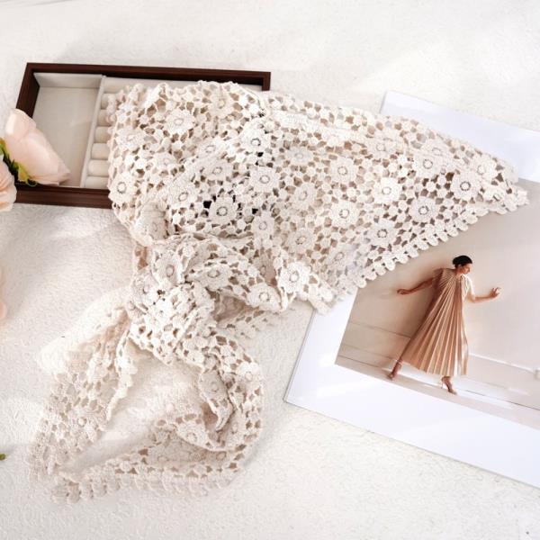 CROCHET FLORAL TRIANGLE HEAD SCARF