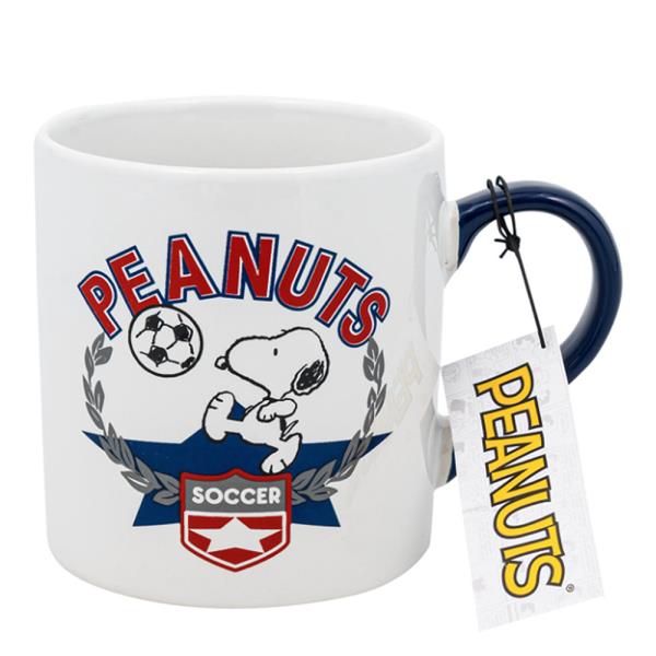 PEANUTS SNOOPY SOCCER STONEWARE MUG