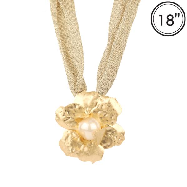 FABRIC PEARL FLOWER NECKLACE