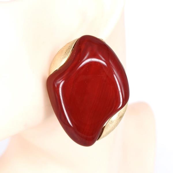 ABSTRACT RESIN STUD EARRING